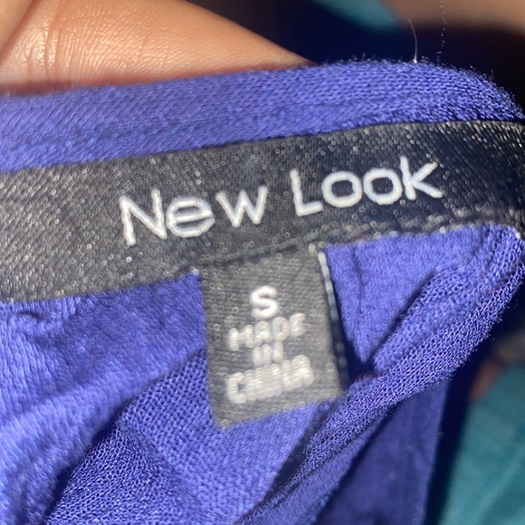 - A deep blue dress with an mandala based de… - Picture 3 of 4